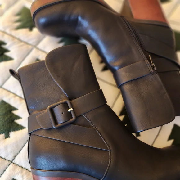 Korks Marci Black Heeled Boots - Picture 5 of 9